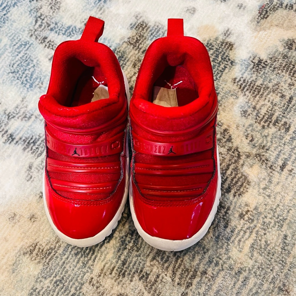 Baby Jordan’s! Size 7 kids.